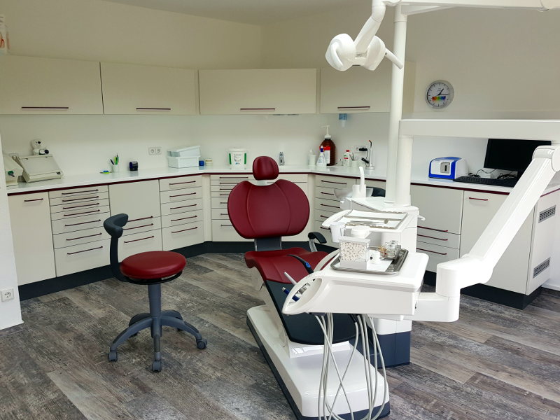 Zahnarztpraxis Leipzig Stötteritz Zahnarzt Baumann Behandlung 1b